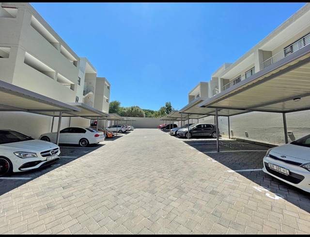 BEDROOM APARTMENT FOR SALE IN RIVONIA
